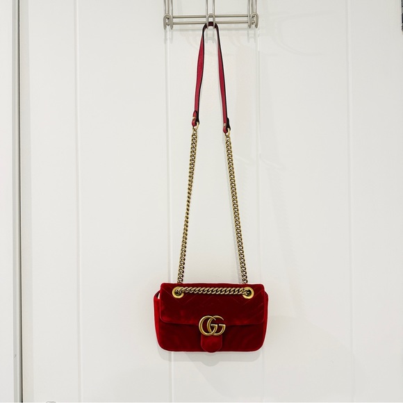 Gucci GG Marmont Velvet Shoulder Bag in Hisbiscus Red (Pre-Owned) - Picture 3 of 15